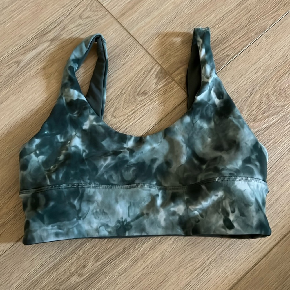 Lululemon sports bra